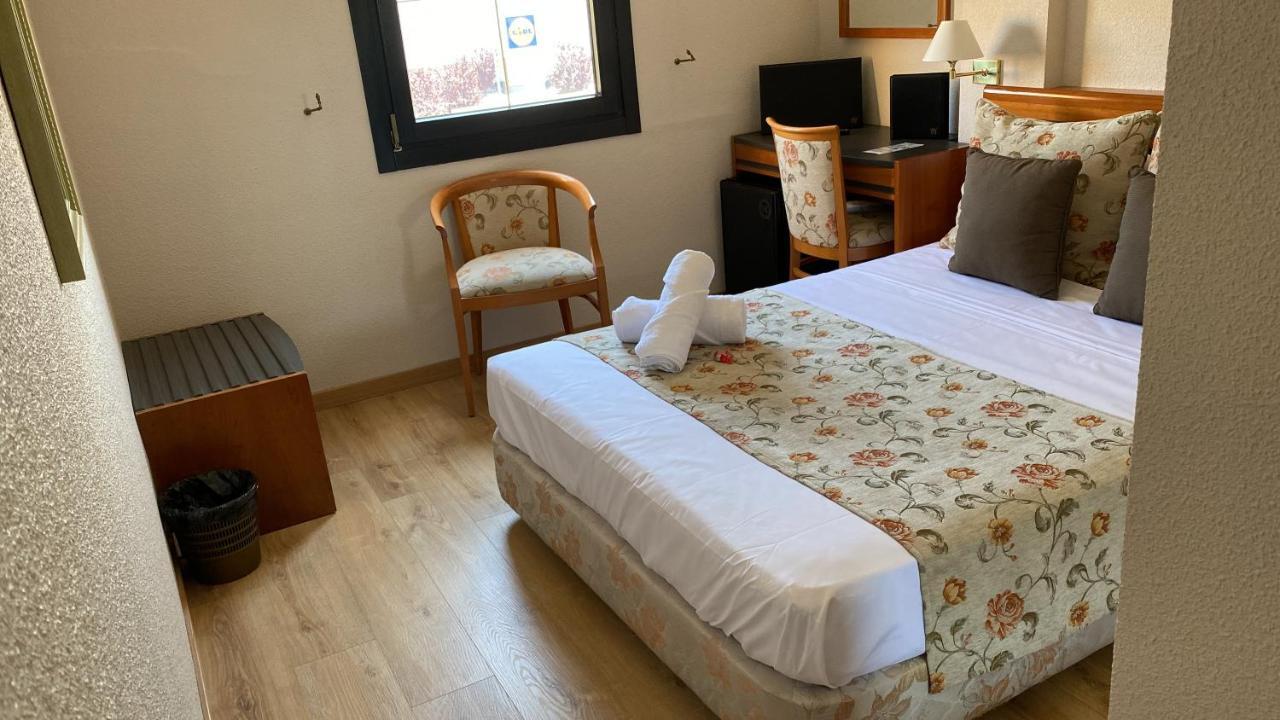 Готель Aeropuerto Madrid Torre Hogar Premium Торрехон-де-Ардос Екстер'єр фото
