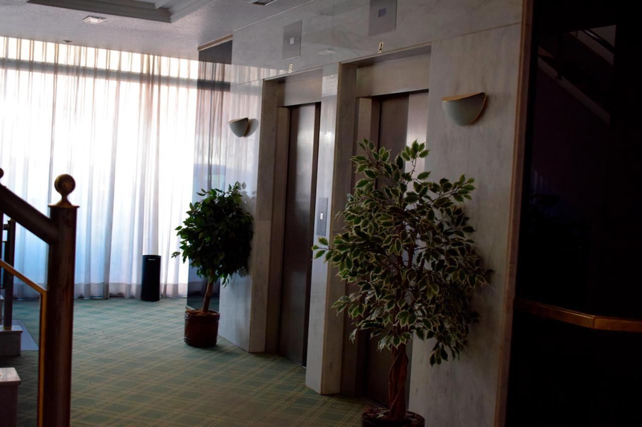 Готель Aeropuerto Madrid Torre Hogar Premium Торрехон-де-Ардос Екстер'єр фото