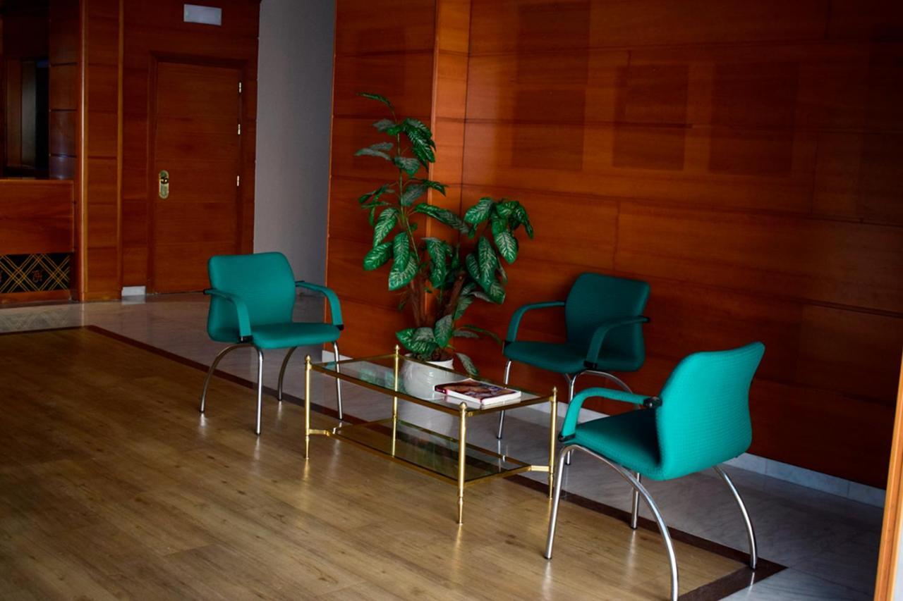Готель Aeropuerto Madrid Torre Hogar Premium Торрехон-де-Ардос Екстер'єр фото